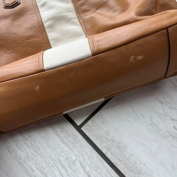 Coach Purse - Picture 8 of 10